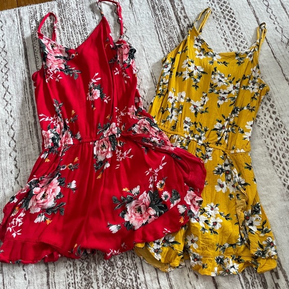 Spring LOT two floral rompers both size small flowy - Picture 1 of 5